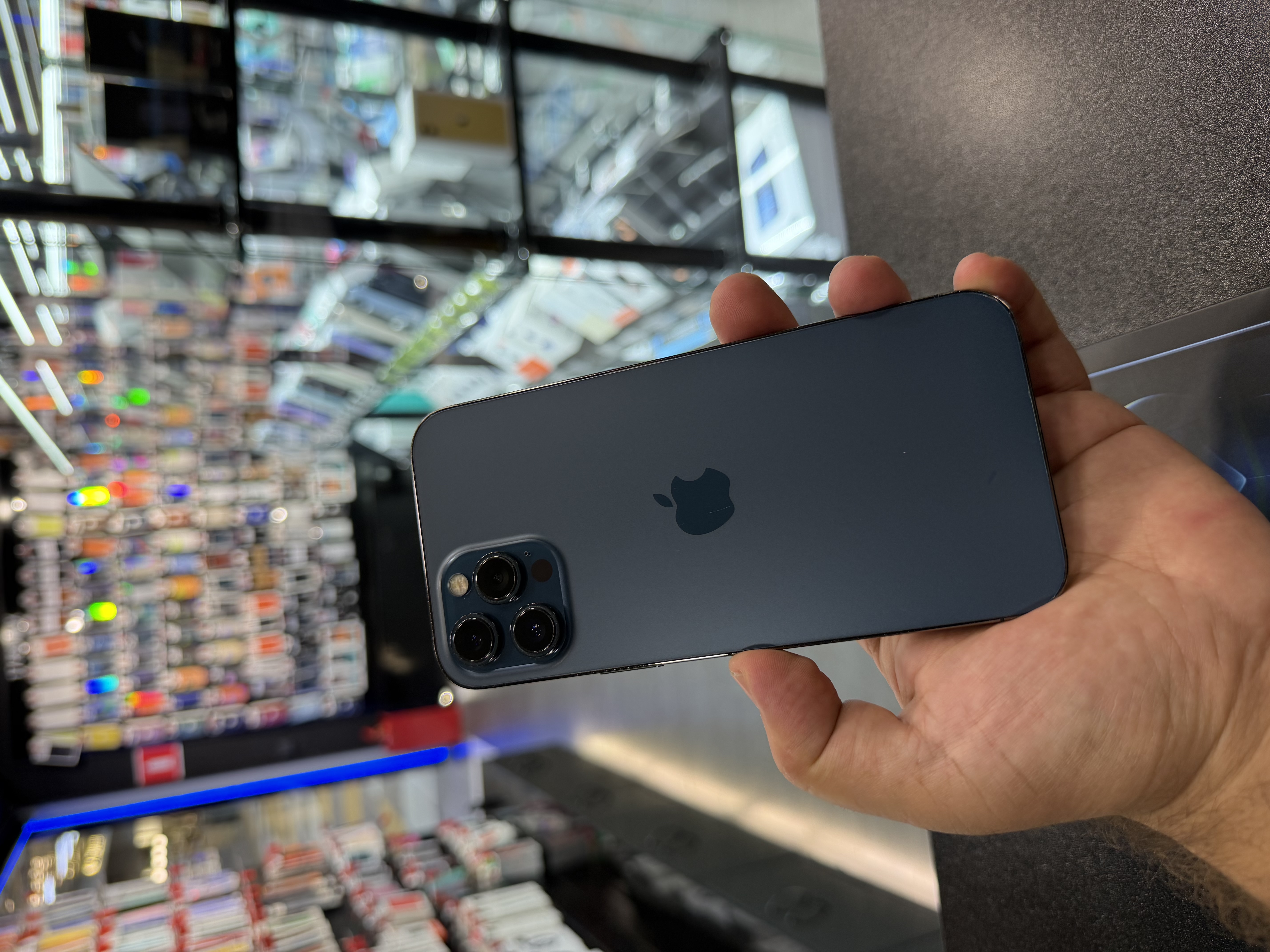 Б/У Смартфон Apple iPhone 12 Pro Max 256Gb Pacific Blue