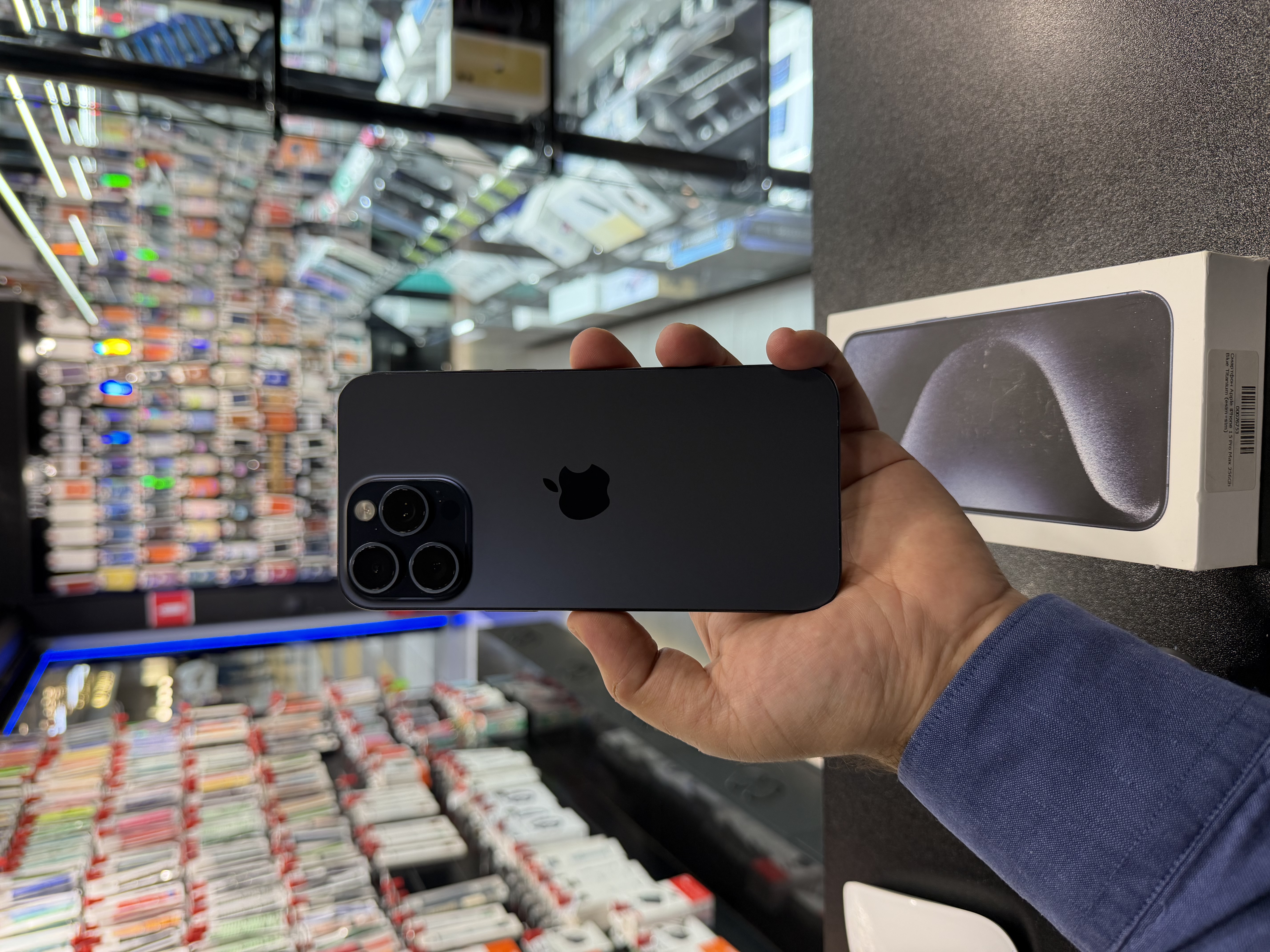 Б/У Смартфон Apple iPhone 15 Pro Max 256Gb Blue Titanium