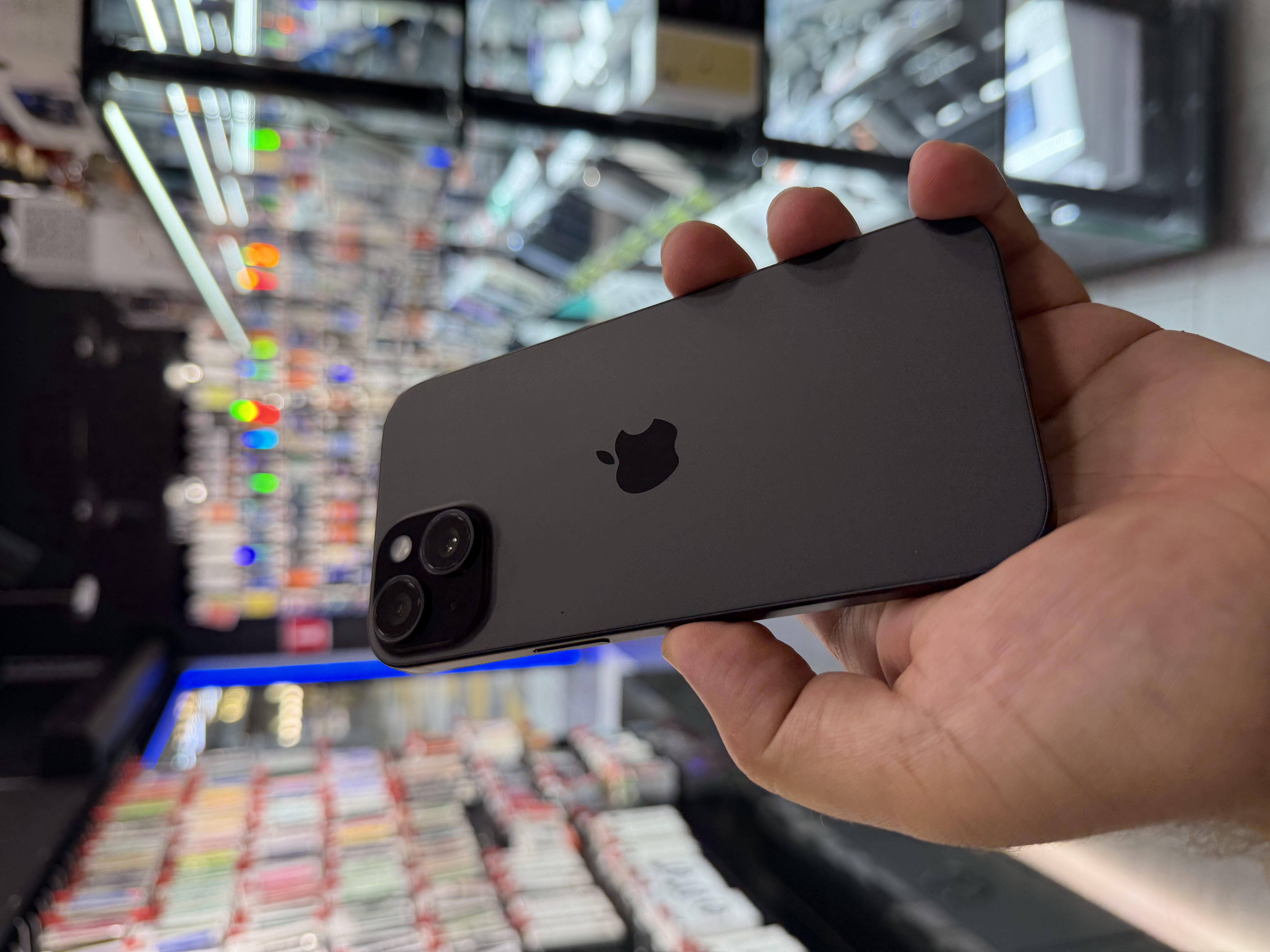 Б/У Смартфон Apple iPhone 15 128Gb Black