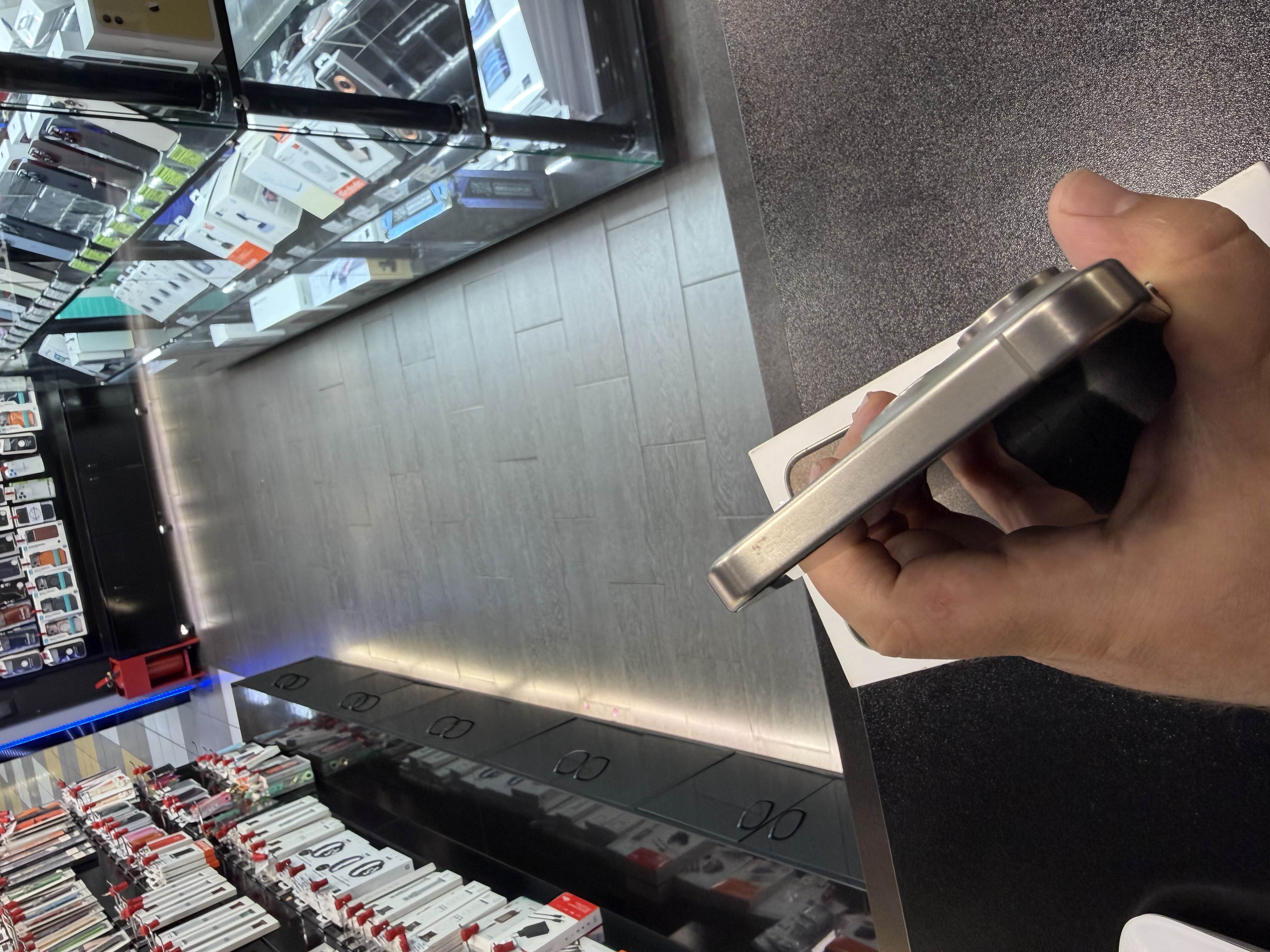 Б/У Смартфон Apple iPhone 15 Pro Max 256Gb Natural Titanium