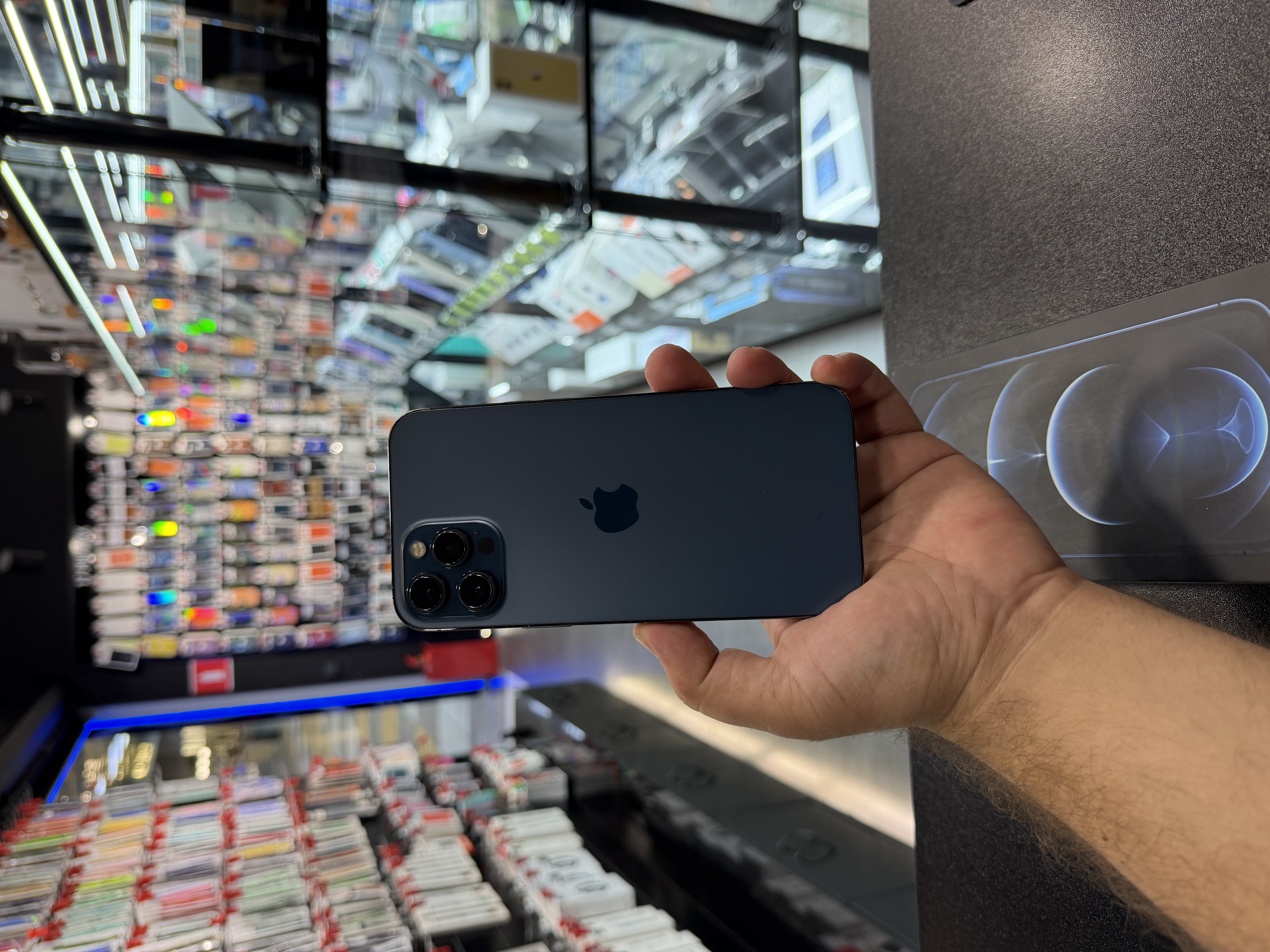 Б/У Смартфон Apple iPhone 12 Pro Max 256Gb Pacific Blue