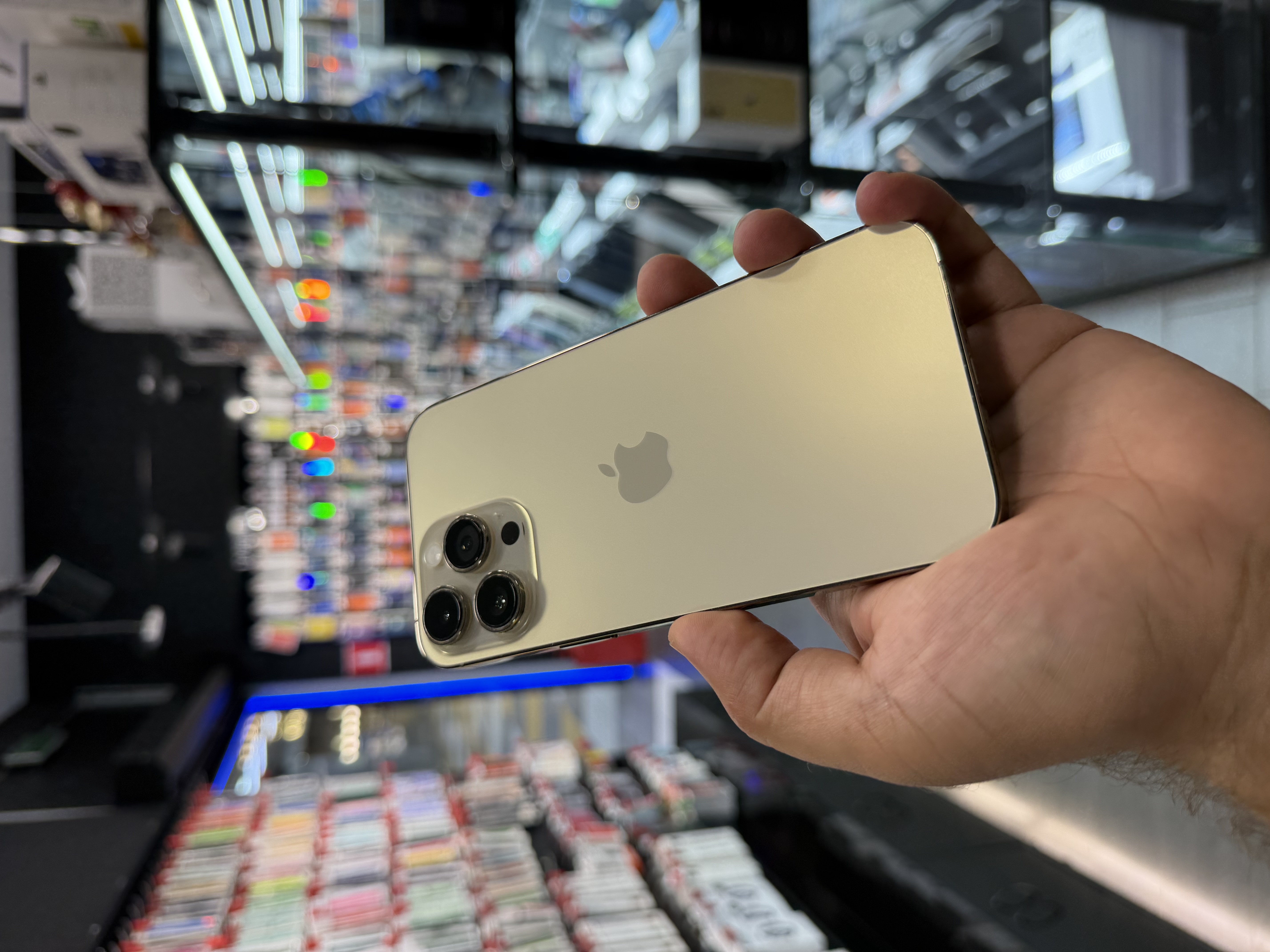 Б/У Смартфон Apple iPhone 14 Pro Max 256Gb Gold