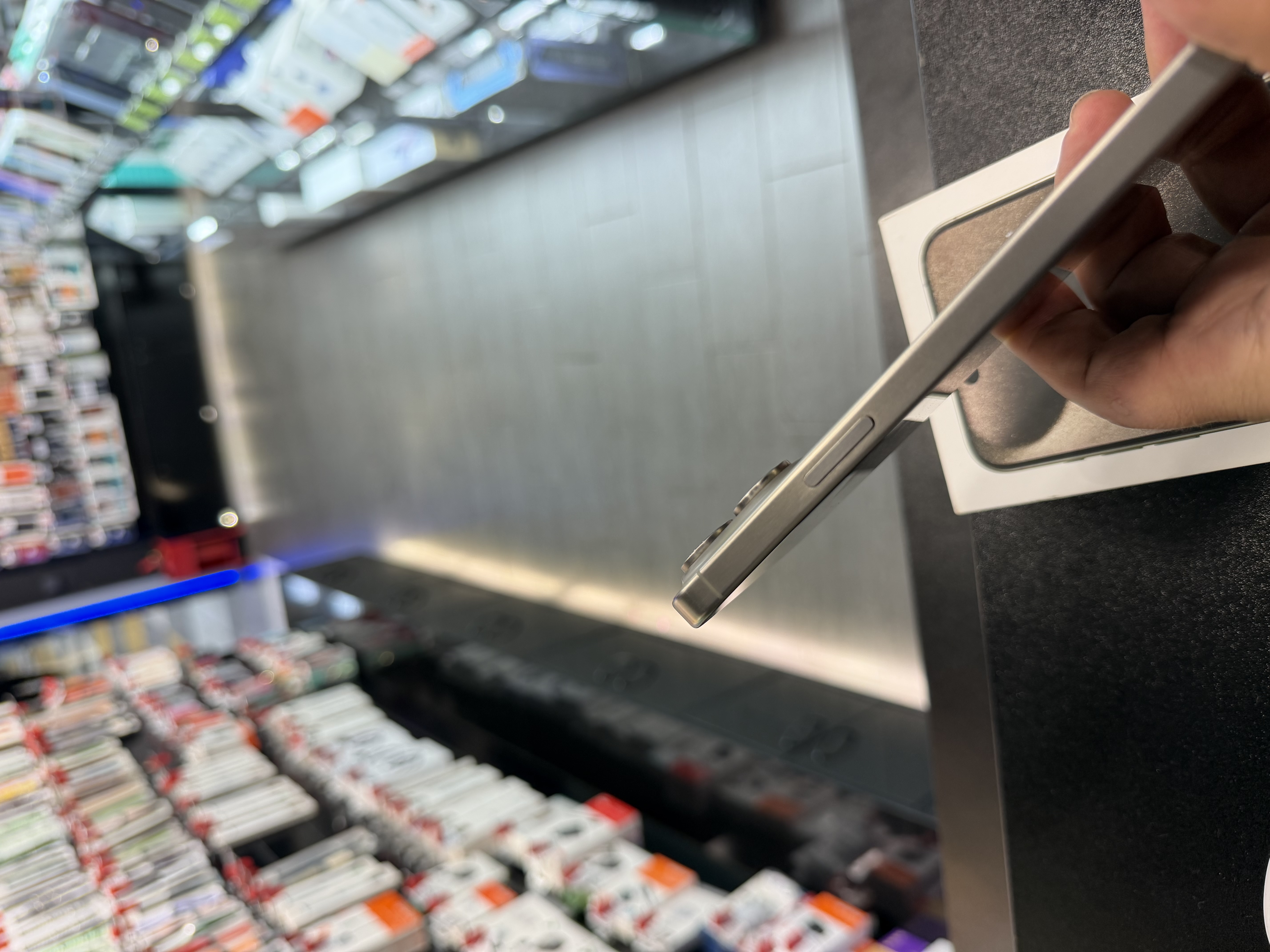 Б/У Смартфон Apple iPhone 15 Pro Max 256Gb Natural Titanium